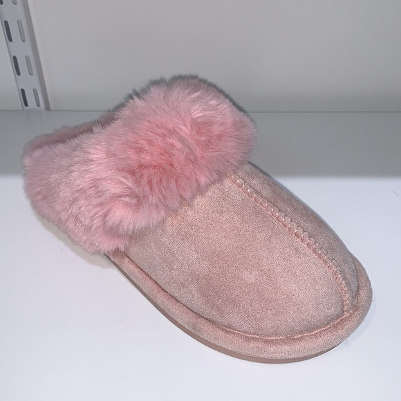 FUZZY PINK FUR SLIPPERS - Picture 3 of 6